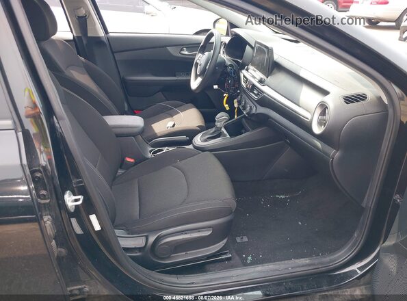 3KPF24AD6LE146217 2020 KIA FORTE Черный Вид салона спереди