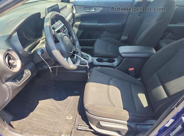 3KPF24AD6ME269825 2021 KIA FORTE Blue წინა სალონის ხედი