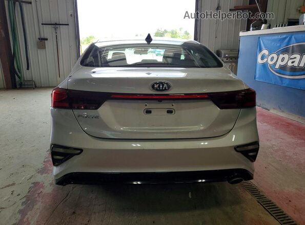 3KPF24AD6ME302631 2021 KIA FORTE Silver Rear view