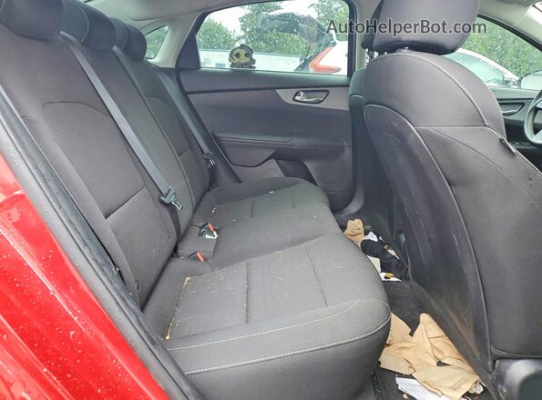 3KPF24AD6ME302810 2021 KIA FORTE Red Rear seats view