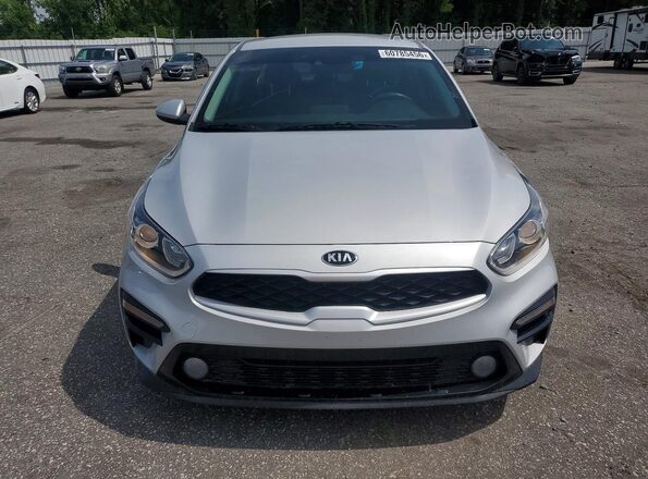 3KPF24AD6ME307070 2021 KIA FORTE Серебряный Вид спереди