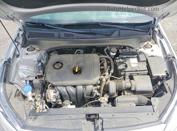 3KPF24AD6ME307070 2021 KIA FORTE Серебряный Вид задней части салона