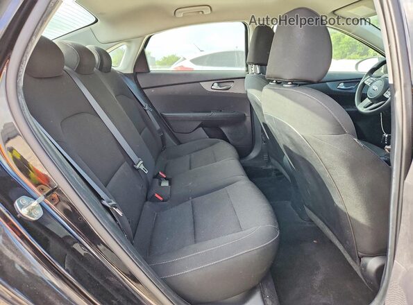3KPF24AD6ME311684 2021 KIA FORTE Black Rear seats view