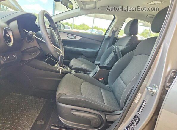 3KPF24AD6NE468083 2022 KIA FORTE Gray Widok wnętrza z przodu