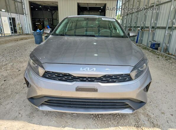 3KPF24AD6NE468083 2022 KIA FORTE Gray Widok z przodu