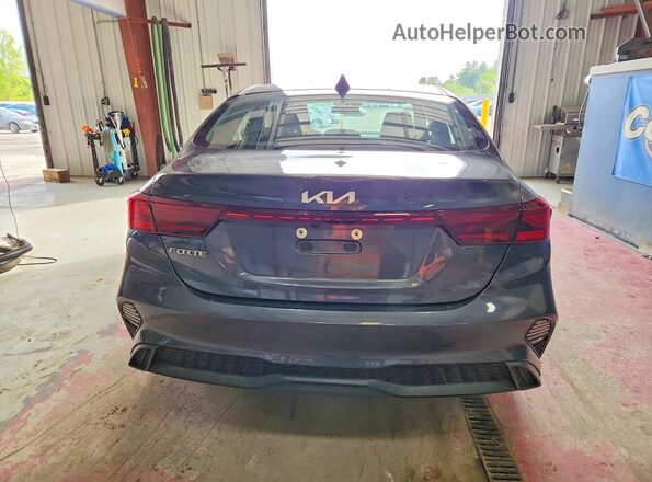 3KPF24AD6PE533355 2023 KIA FORTE Charcoal Vista trasera