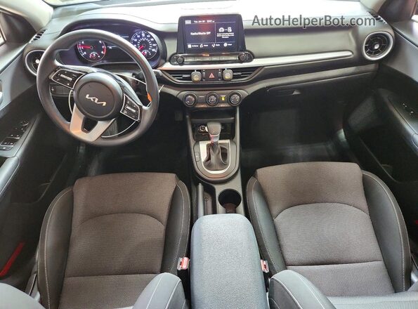 3KPF24AD6PE533355 2023 KIA FORTE Charcoal Vista del salpicadero