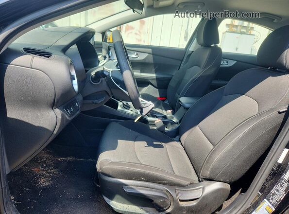 3KPF24AD6PE624464 2023 KIA FORTE Black Вид салону спереду
