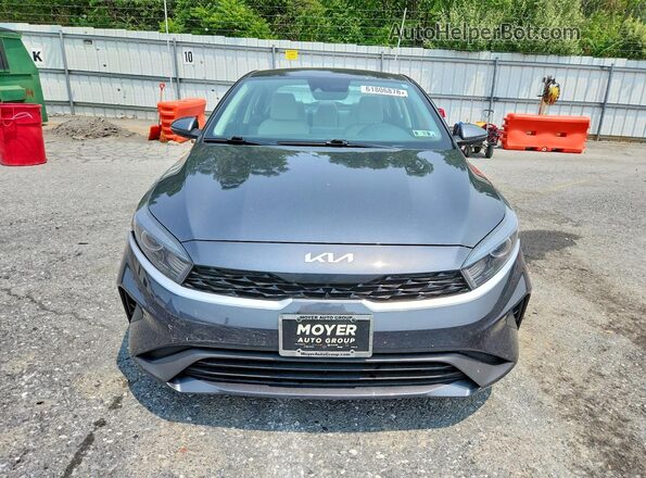3KPF24AD6PE661885 2023 KIA FORTE Серый Вид спереди