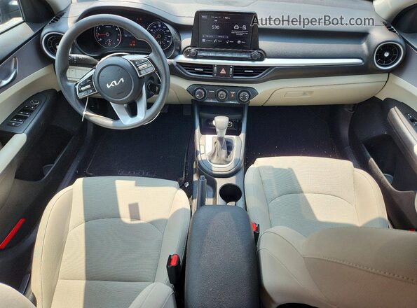 3KPF24AD6PE661885 2023 KIA FORTE Серый Вид панели приборов