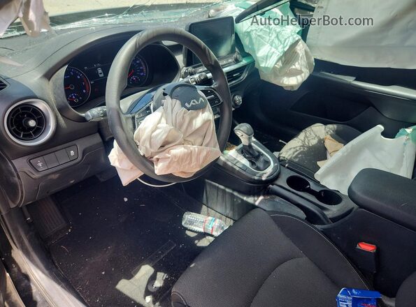 3KPF24AD6RE704012 2024 KIA FORTE Black Առջևի վահանակի տեսք