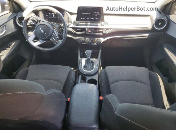 3KPF24AD6RE761570 2024 KIA FORTE Синий Вид панели приборов