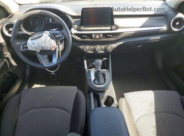 3KPF24AD6RE769958 2024 KIA FORTE Белый Вид панели приборов