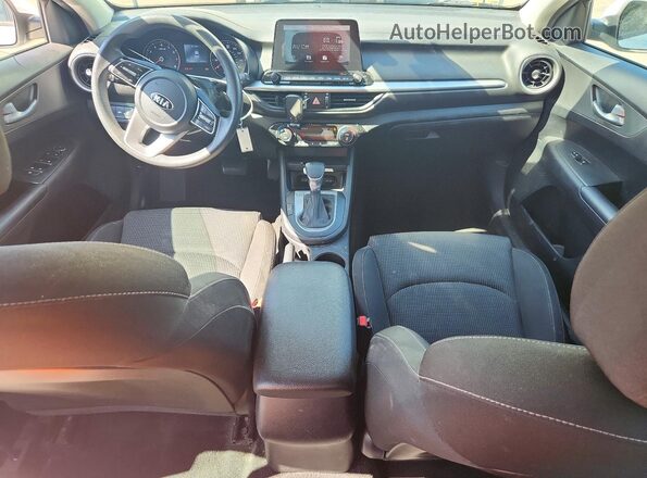 3KPF24AD7KE040163 2019 KIA FORTE White Widok deski rozdzielczej