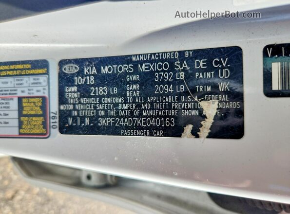 3KPF24AD7KE040163 2019 KIA FORTE White Widok komory silnika