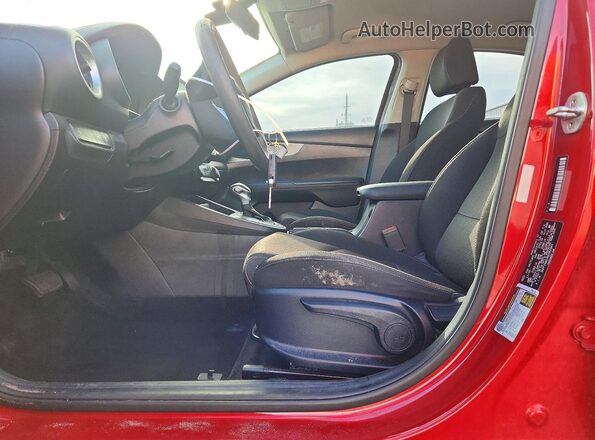 3KPF24AD7KE062941 2019 KIA FORTE Red Սալոնի դիմացի տեսք