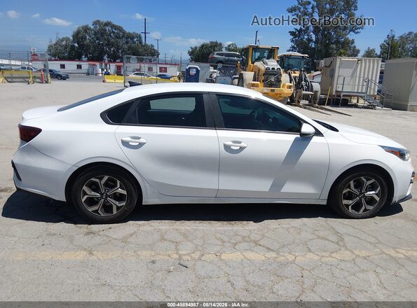 3KPF24AD7KE093199 2019 KIA FORTE Белый Вид щитка приборов