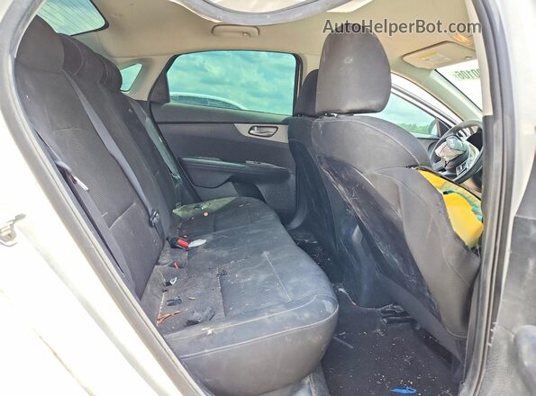 3KPF24AD7LE158828 2020 KIA FORTE White Вид задніх сидінь