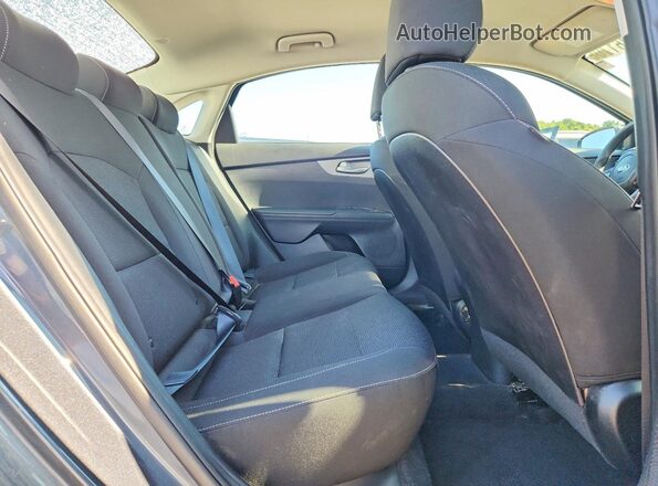 3KPF24AD7LE189495 2020 KIA FORTE Charcoal Vista de los asientos traseros