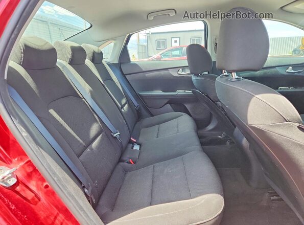 3KPF24AD7ME270661 2021 KIA FORTE Красный Вид задних сидений