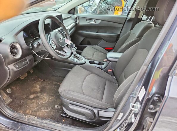 3KPF24AD7ME305232 2021 KIA FORTE Gray Вид салону спереду