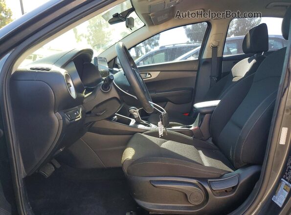 3KPF24AD7ME307384 2021 KIA FORTE Charcoal Вид салону спереду