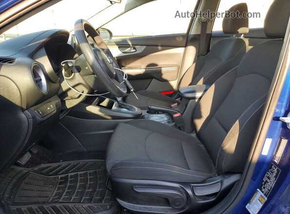 3KPF24AD7ME377600 2021 KIA FORTE Blue Widok wnętrza z przodu