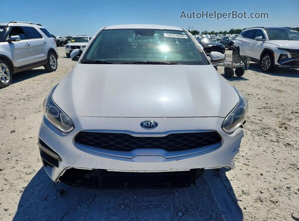 3KPF24AD7ME408716 2021 KIA FORTE Белый Вид спереди