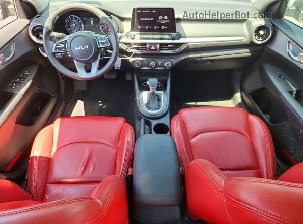 3KPF24AD7NE439921 2022 KIA FORTE Черный Вид панели приборов
