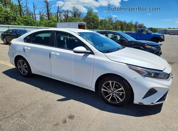 3KPF24AD7NE455505 2022 KIA FORTE Белый Передняя правая четверть