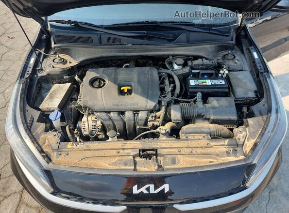 3KPF24AD7NE464091 2022 KIA FORTE Black Rear interior view