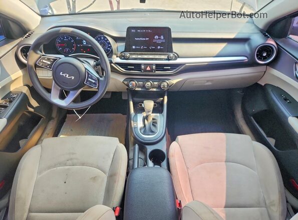 3KPF24AD7NE464091 2022 KIA FORTE Black Dashboard view