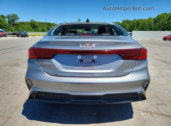 3KPF24AD7NE468268 2022 KIA FORTE Gray Вид ззаду