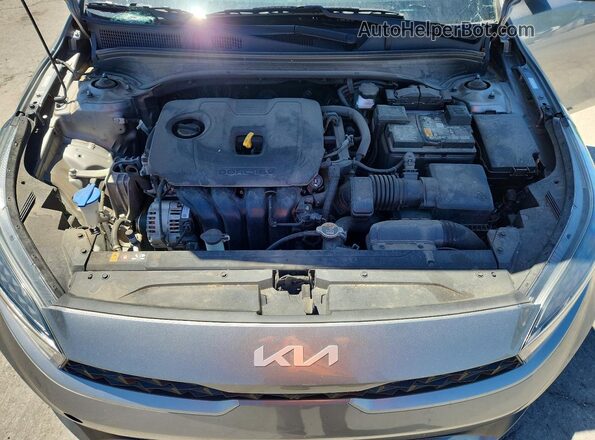 3KPF24AD7NE468268 2022 KIA FORTE Gray Вид задньої частини салону