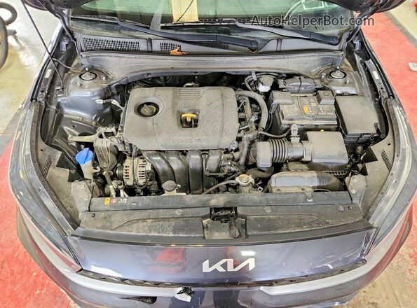 3KPF24AD7NE494885 2022 KIA FORTE Серый Вид задней части салона