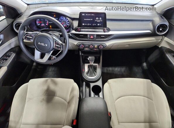 3KPF24AD7NE494885 2022 KIA FORTE Серый Вид панели приборов