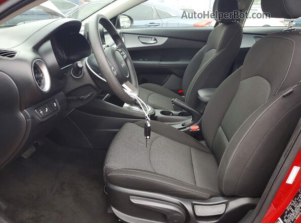 3KPF24AD7PE555719 2023 KIA FORTE Red Vista interior delantera