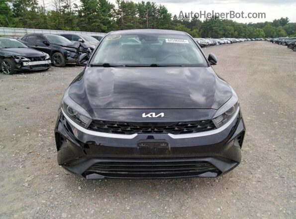 3KPF24AD7PE561715 2023 KIA FORTE Black Widok z przodu