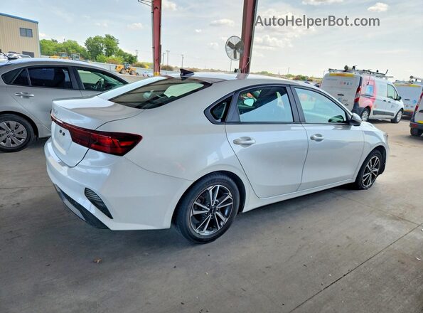 3KPF24AD7PE566414 2023 KIA FORTE White Задня права чверть