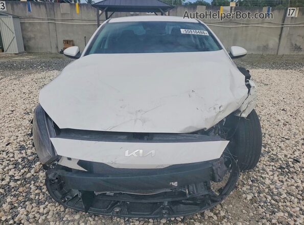 3KPF24AD7PE587943 2023 KIA FORTE Белый Вид спереди