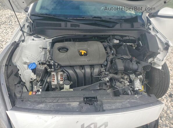 3KPF24AD7PE587943 2023 KIA FORTE Белый Вид задней части салона