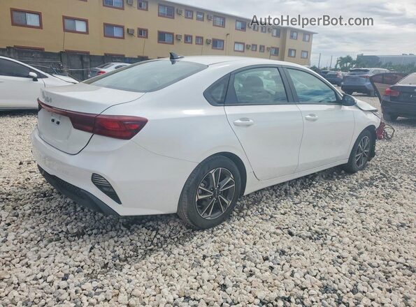 3KPF24AD7PE587943 2023 KIA FORTE Белый Задняя правая четверть