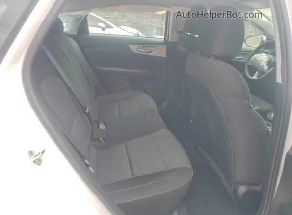 3KPF24AD7PE587943 2023 KIA FORTE Белый Вид задних сидений