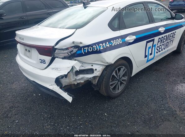 3KPF24AD7PE594844 2023 KIA FORTE White Вид спереду