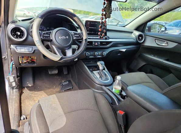 3KPF24AD7PE630533 2023 KIA FORTE Серый Вид панели приборов