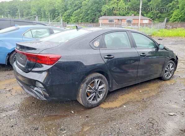 3KPF24AD7RE697135 2024 KIA FORTE Black უკანა მარჯვენა