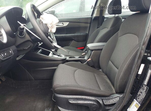 3KPF24AD7RE697135 2024 KIA FORTE Black წინა სალონის ხედი