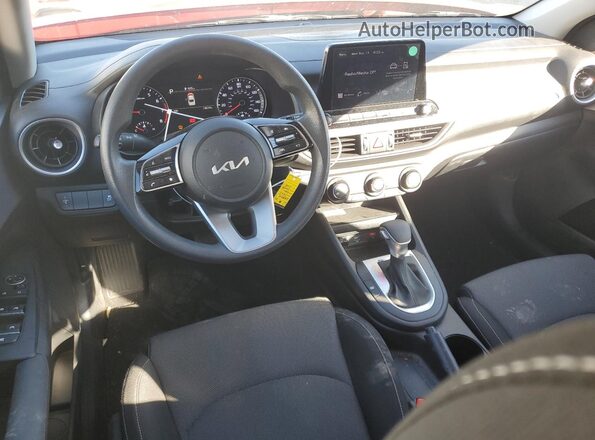 3KPF24AD7RE742204 2024 KIA FORTE Red Առջևի վահանակի տեսք