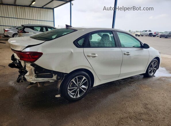 3KPF24AD7RE765305 2024 KIA FORTE White Tył prawy