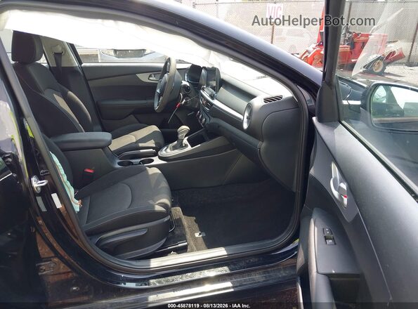 3KPF24AD7RE787238 2024 KIA FORTE Black Vista interior delantera